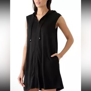 J Valdi NWT S (M good) Black zipper pockets Hooded Swim Cover-Up